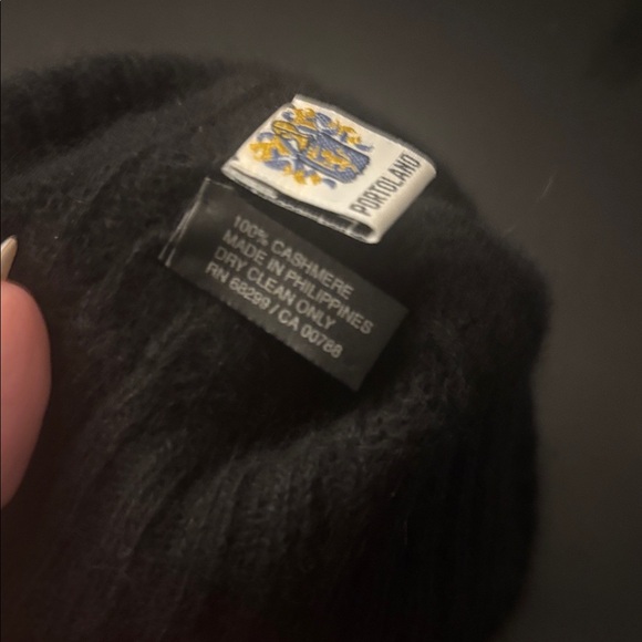 Portolano %100 CASHMERE Classic Black Knit Beanie - Picture 4 of 4